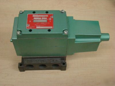 New numatics solenoid 34SAD441F 120V 50-60HZ =