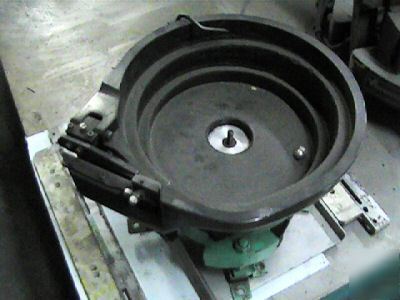 Vibromatic vibratory parts feeder 10