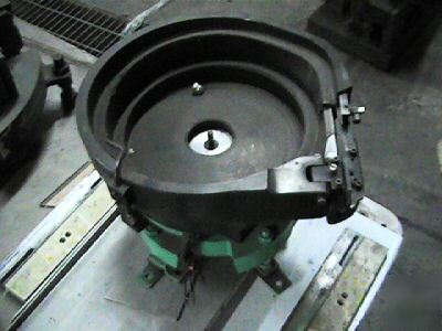 Vibromatic vibratory parts feeder 10