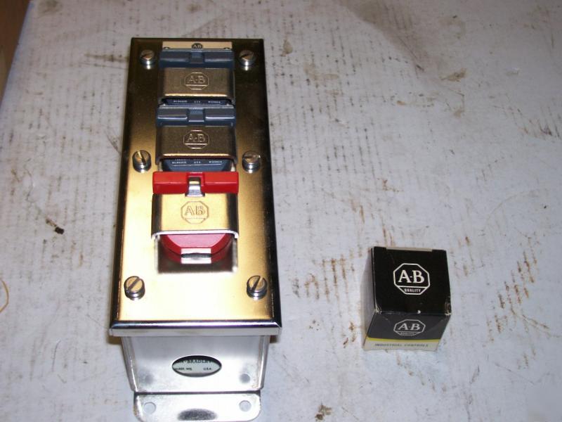 New allen bradley push button station * * 800H-3HC4