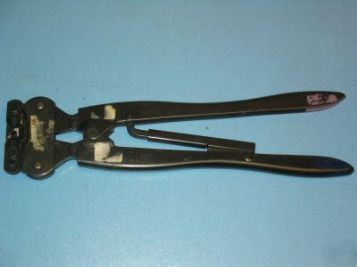 Amp hand crimp or crimping tool 69241-1