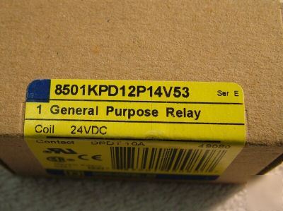 New square d general purpose relay 8501 KPD12P14V53 