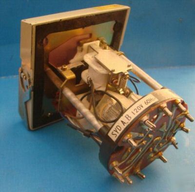 Omron 30 second timer clock operated switch #3922-23