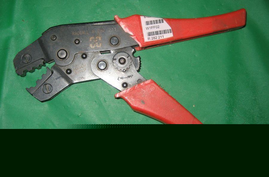 Radiall r-282-211 hex wire terminal crimper