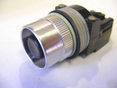 5 ge miniature oiltight pushbutton switches CR104A8112