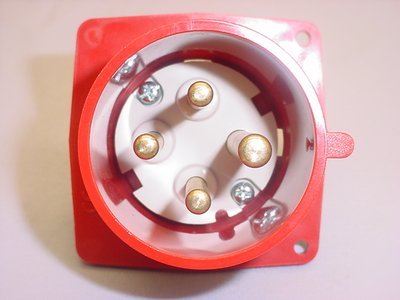 Leviton pin & sleeve plug inlet 32A 380/415V SP432B6