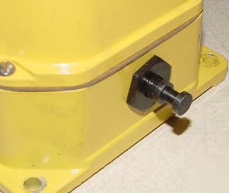 2PC rees cable operated pull switch 04944-800
