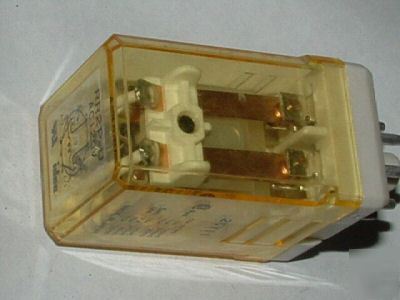 Idec RR2P-u 120VAC 2PDT ice cube relay lnc