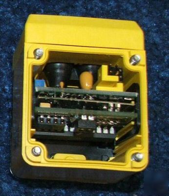 New banner clear object detection omni-beam sensor head