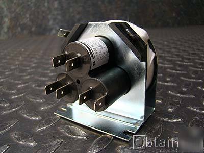 New durakool displacement relay AFM320-303 /unused