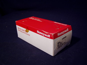 New honeywell micro switch 910PDD951 9936 w/box & docs