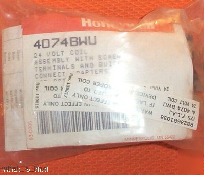 New honeywell 24 v coil assembly 4074 bwu R8236 nip