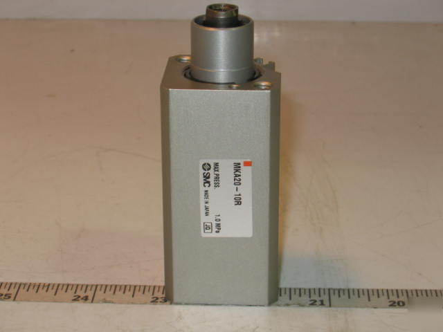 New smc pneumatic rotary clamp cylinder MKA20-10L