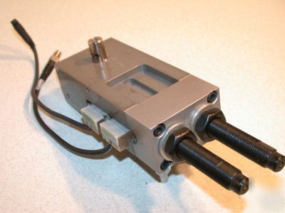 Numation pneumatic 90 deg rotary actuator RW030A1AE6D1