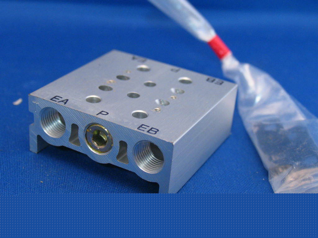 Smc SS5Y3-20-02-00T valve manifold V26