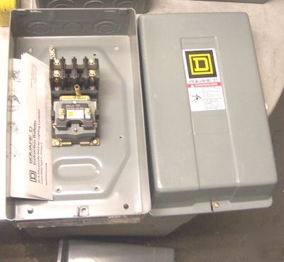 New square d 20 amp lighting contactor w enclosure 8903