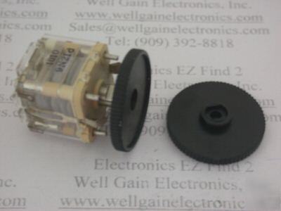Turning wheel for variable capacitor for am&fm radio