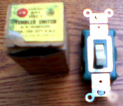 New arrow hart 3992 i 30 amp 120-277 vac toggle switch
