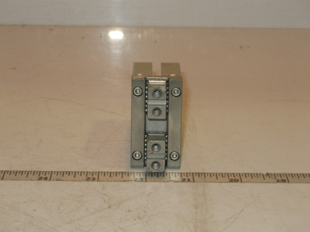 New smc pneumatic parallel air gripper MHZ2-20D3