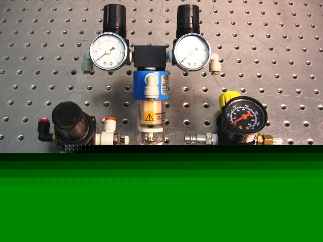T29746 lot of [3] pressure regulators; smc, watts