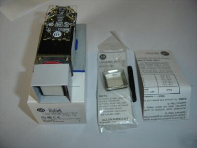 Allen bradley 800MS-CQAL24CAK led push button 