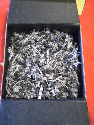 Electronic components, resistors, capacitors, vintage? 