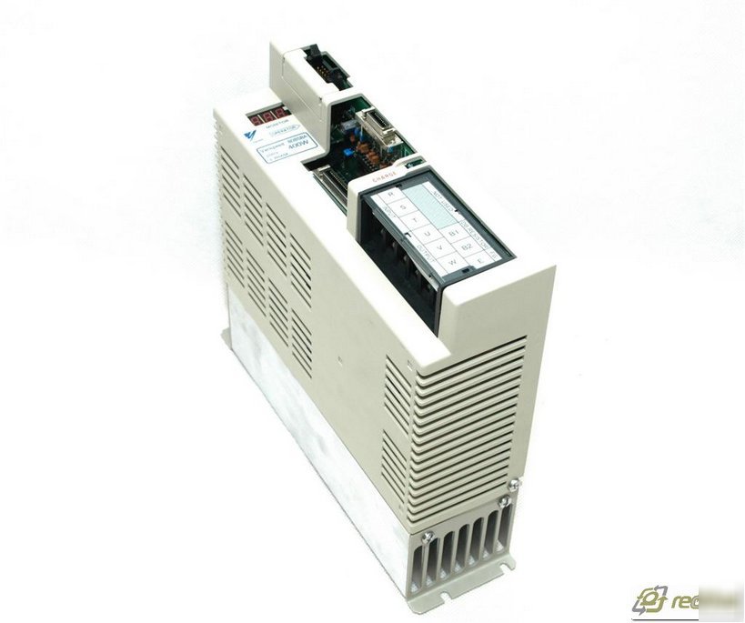 Yaskawa varispeed 808SBA SBA20P4 ac drive 0.4KW 230VAC