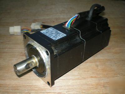 Yaskawa ac servo motor sgme-02A3SU21 200W 200V 2.0A