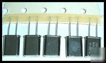 Lot of 5000 25 mhz crystals by raltron part#187936
