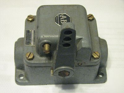 Allen bradely on off switch explosion proof 600 volt