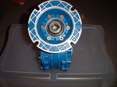 Motovario SW075T 467636 15:1 hollow bore gear reducer