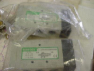 New 2 numatics air shuttle valves