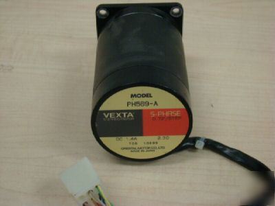 Oriental motor vexta PH569-a stepping motor 5-phase =