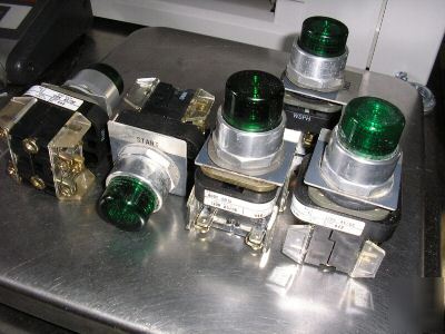 Allen bradley illuminated pushbutton green 800T-QB10