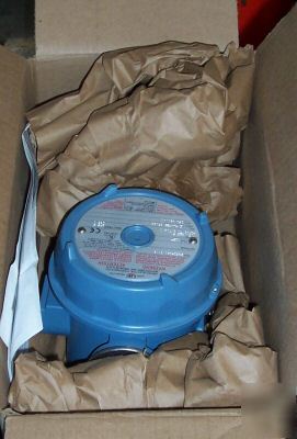 United electric B121-120 temperature switch 