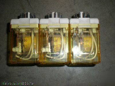 Idec relay AC120V model# RR3PA-ul