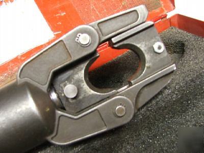 Burndy BCT500 hydraulic cable crimper with 10 dies