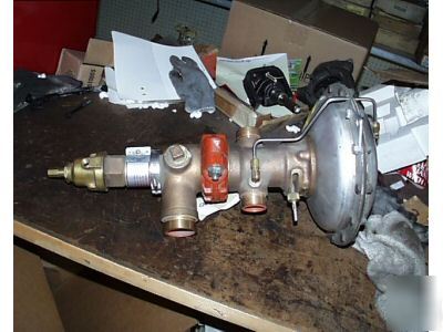 Leslie controls blend valve steam hot water surplus